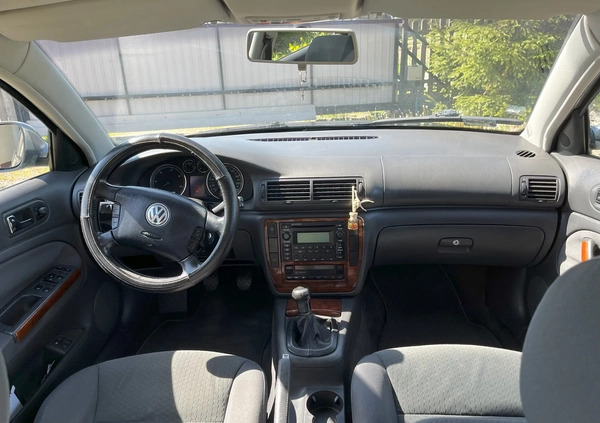 Volkswagen Passat cena 12900 przebieg: 308000, rok produkcji 2005 z Kielce małe 67